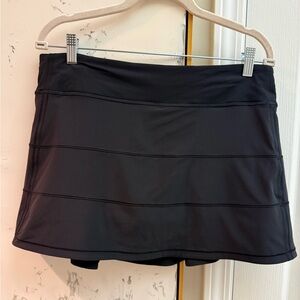 Lululemon Pace Rival Skirt/Skort Size 10 Black Built-In Shorts. Worn maybe twice